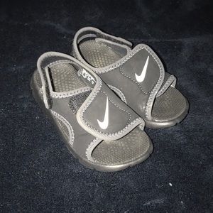 Boys Nike Sandels
